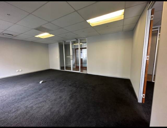1,818M² OFFICE TO LET IN CENTURY CITY